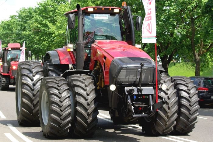Трактор МТЗ-4522 — лучшее решение для большого бизнеса
