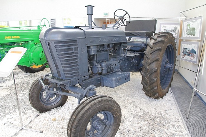 Трактор Т 28